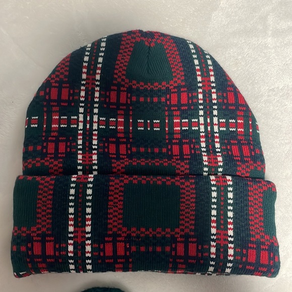 BNWOT hat and mitten set - Picture 2 of 3